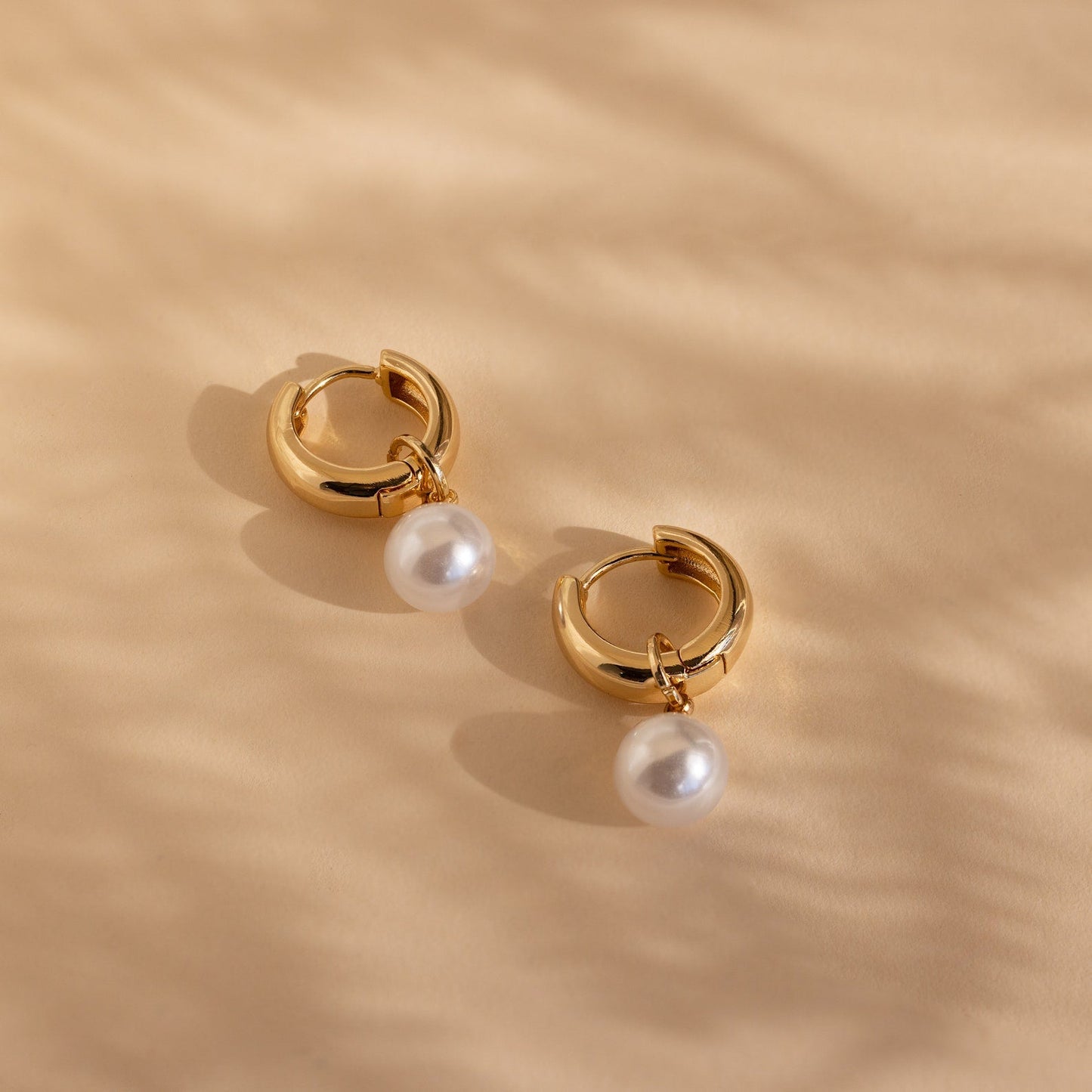 Bold_Pearl_Drop_Earrings_gold