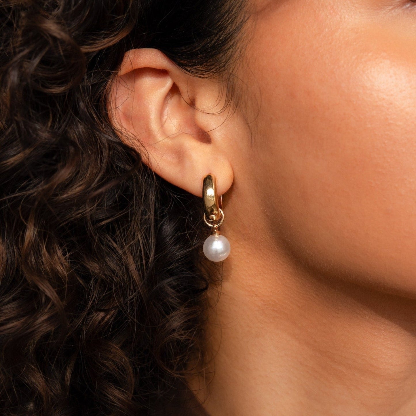 Bold_Pearl_Drop_Earrings