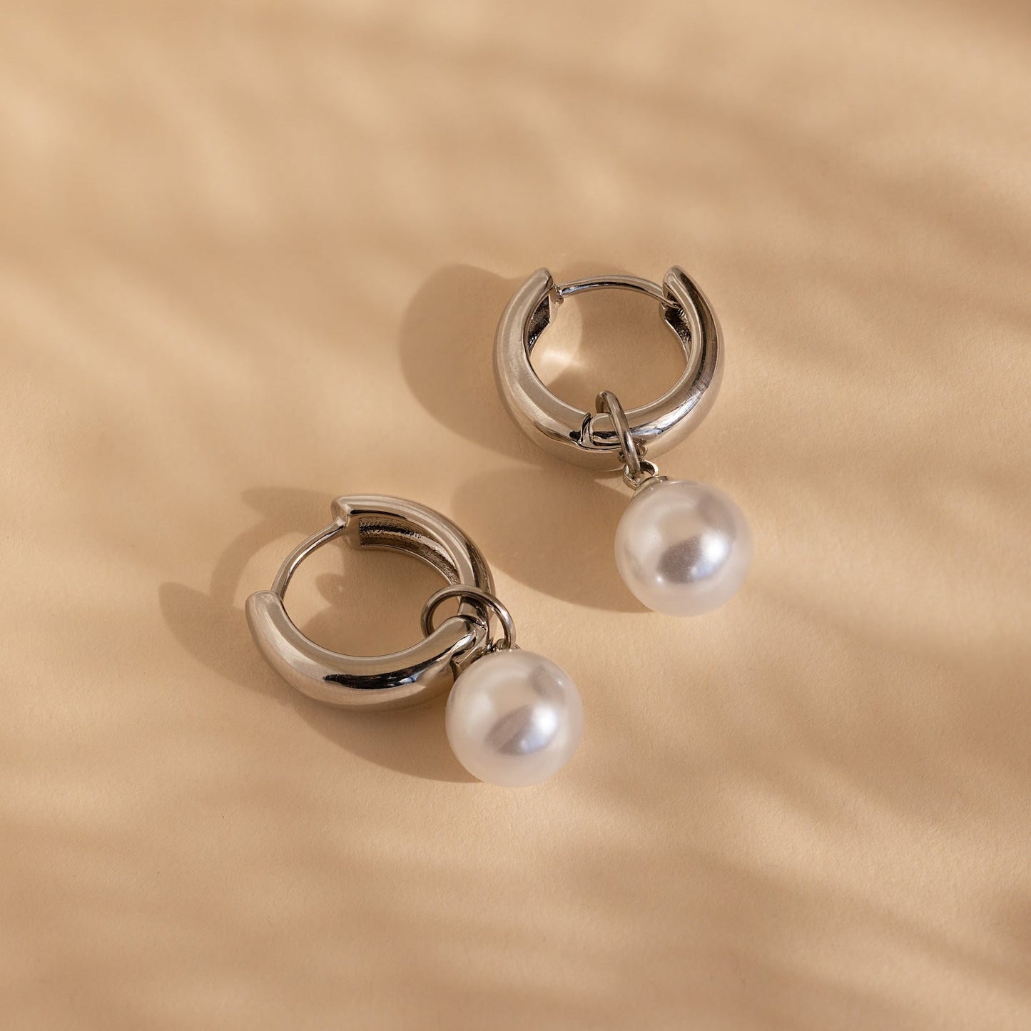 Bold_Pearl_Drop_Earrings_silver