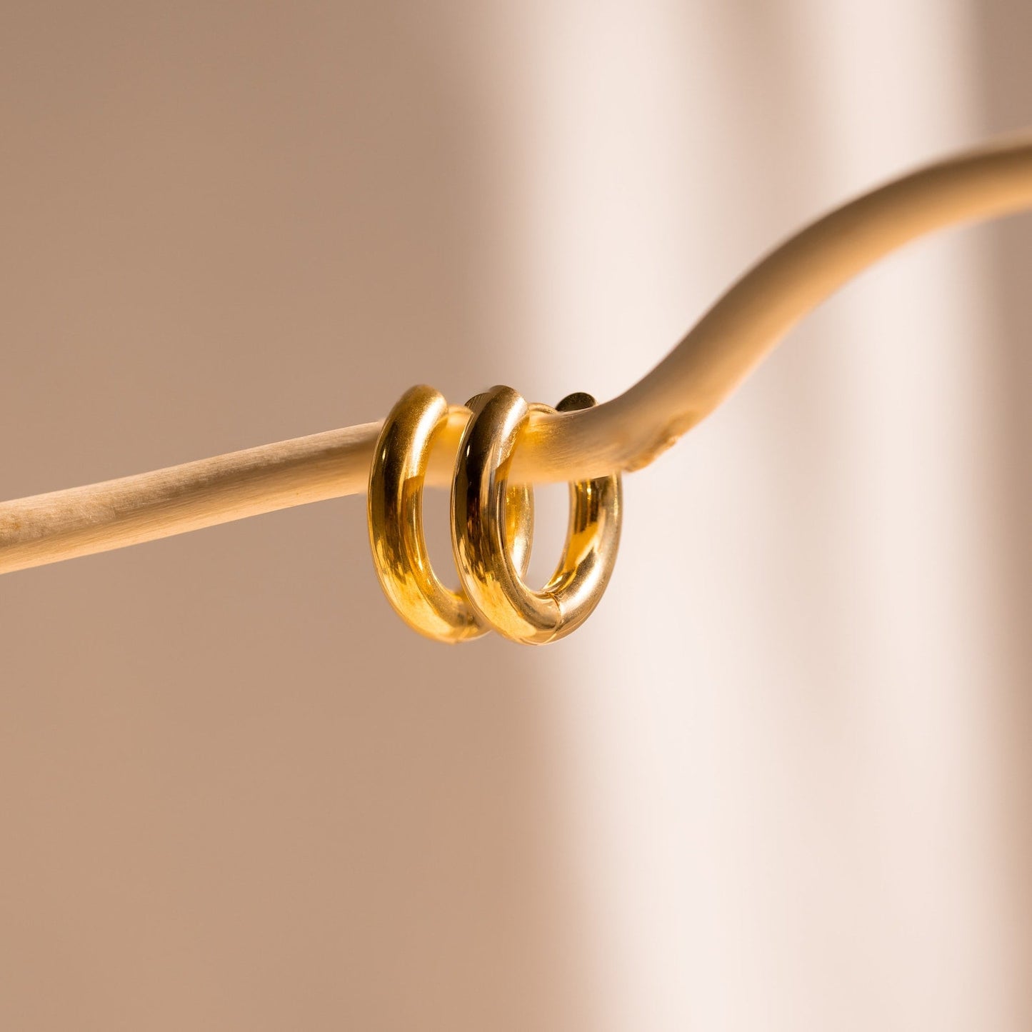 Chunky_Hoop_Earrings_18k_gold_plated