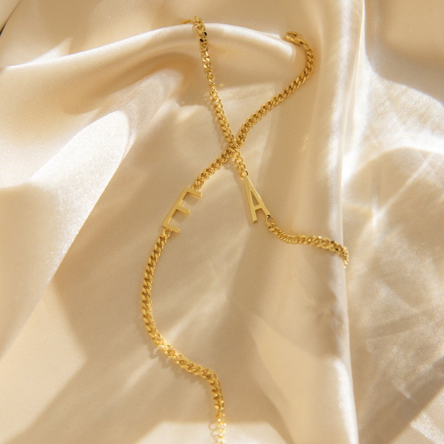 Curb_Chain_Letter_Bracelet_side_view