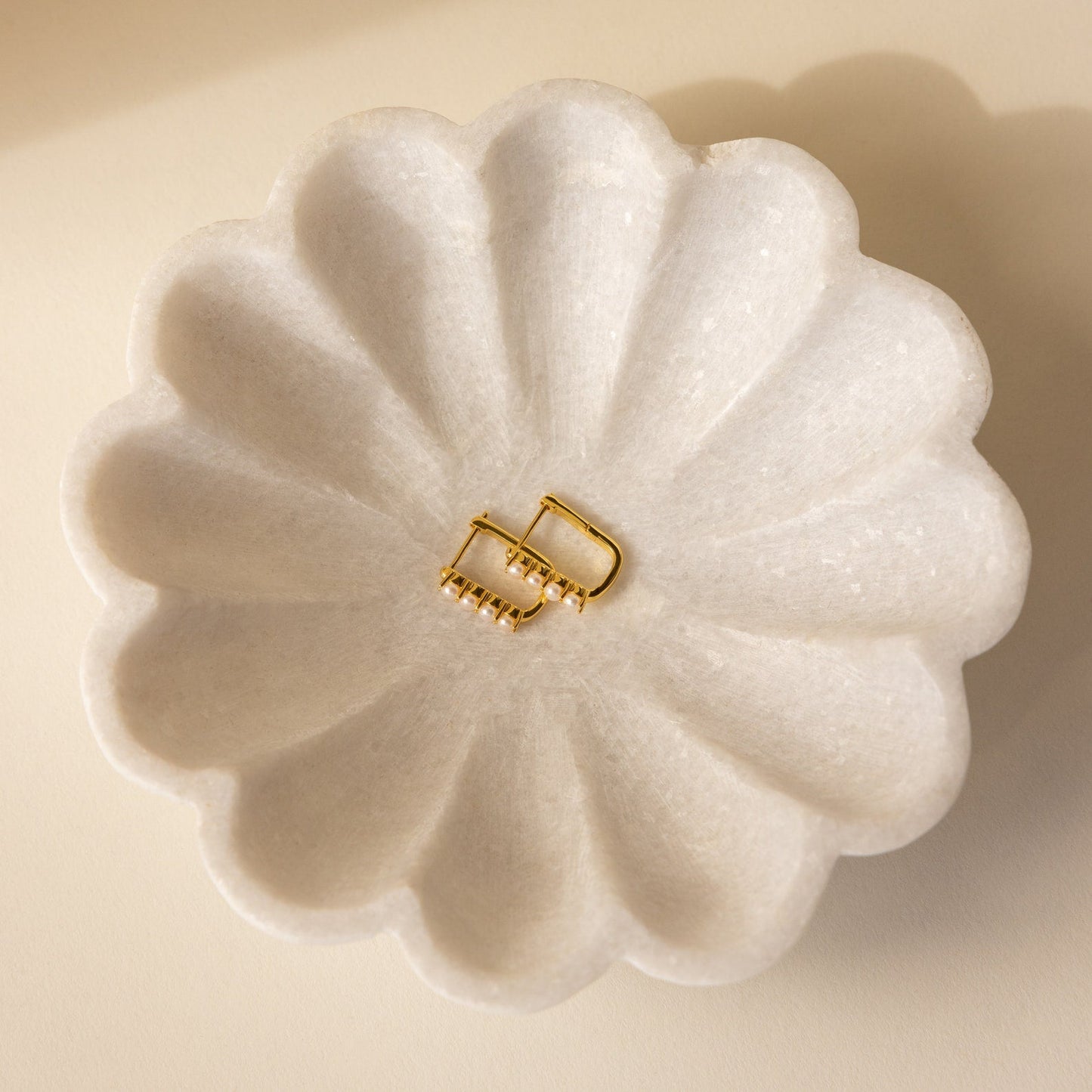 Elegant Simplicity: Freshwater Pearl Hoop Earrings