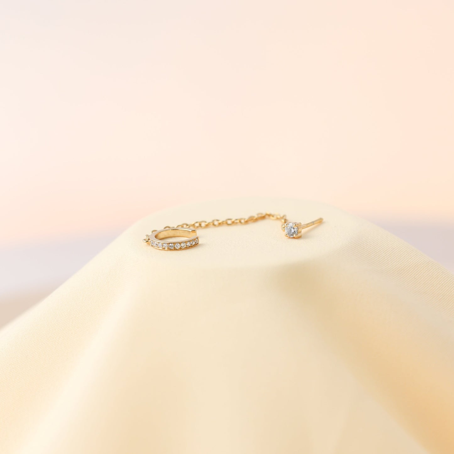 Stylist Pave Chain Ear Cuffs For Women/Girl