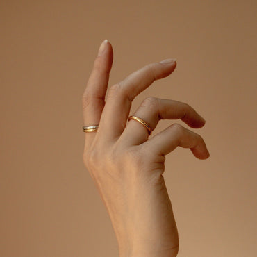 Delicate Knuckle Ring: Minimalist Beauty 18K Gold