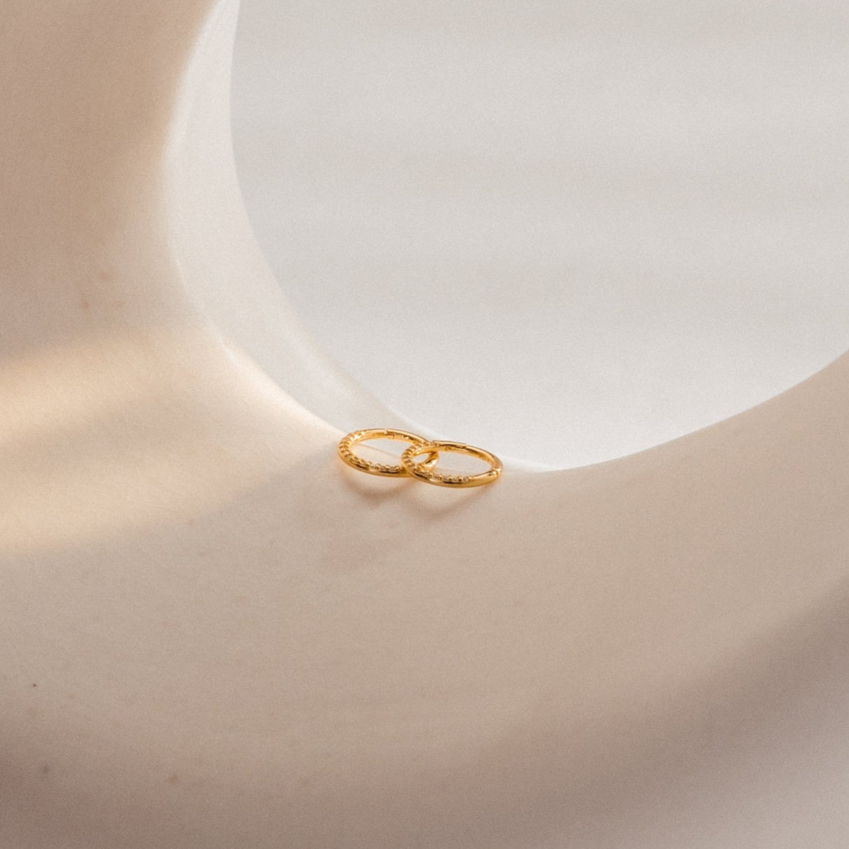 Pave Cartilage Mini Huggies