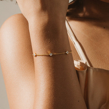 Radiant Elegance: Venus Diamond Bracelet