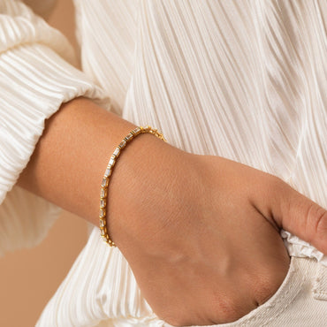 Claudia Baguette Tennis Bracelet: Contemporary Elegance