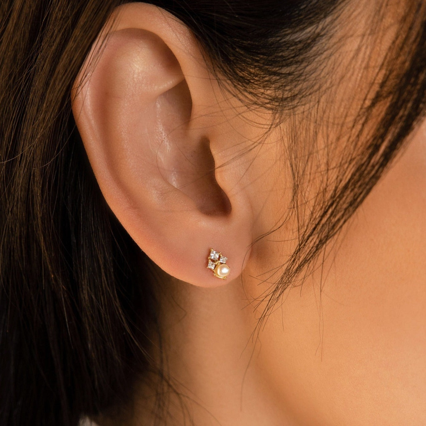 Eternal Glamour: Angelina Pearl Stud Earrings