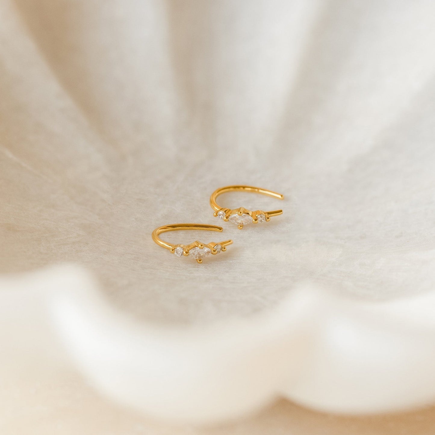 Timeless Elegance: Amaya Diamond Threader Earrings