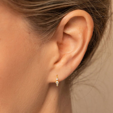 Timeless Elegance: Amaya Diamond Threader Earrings