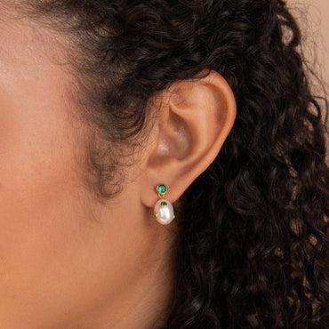 Vintage Glamour: Emerald Pearl Drop Earrings