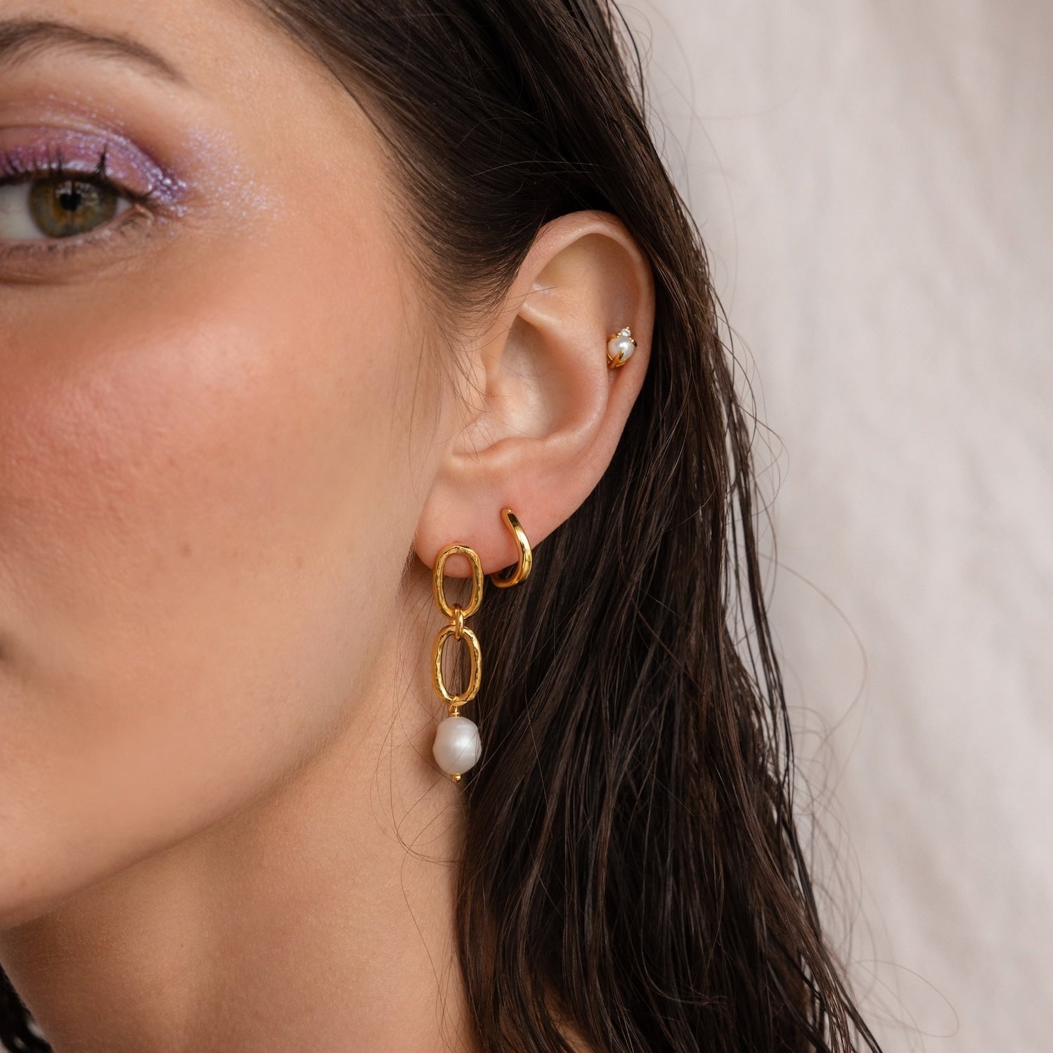 Splash of Elegance Pearl Drop Chain Link Earrings: Summer Statement