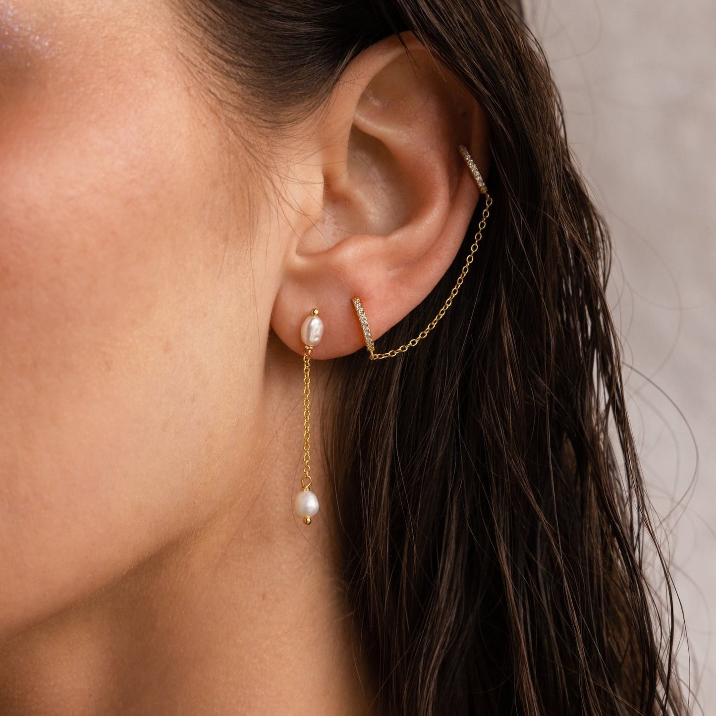 Subtle Pearl Drop Chain Earrings: Delicate Elegance for Every Occasion