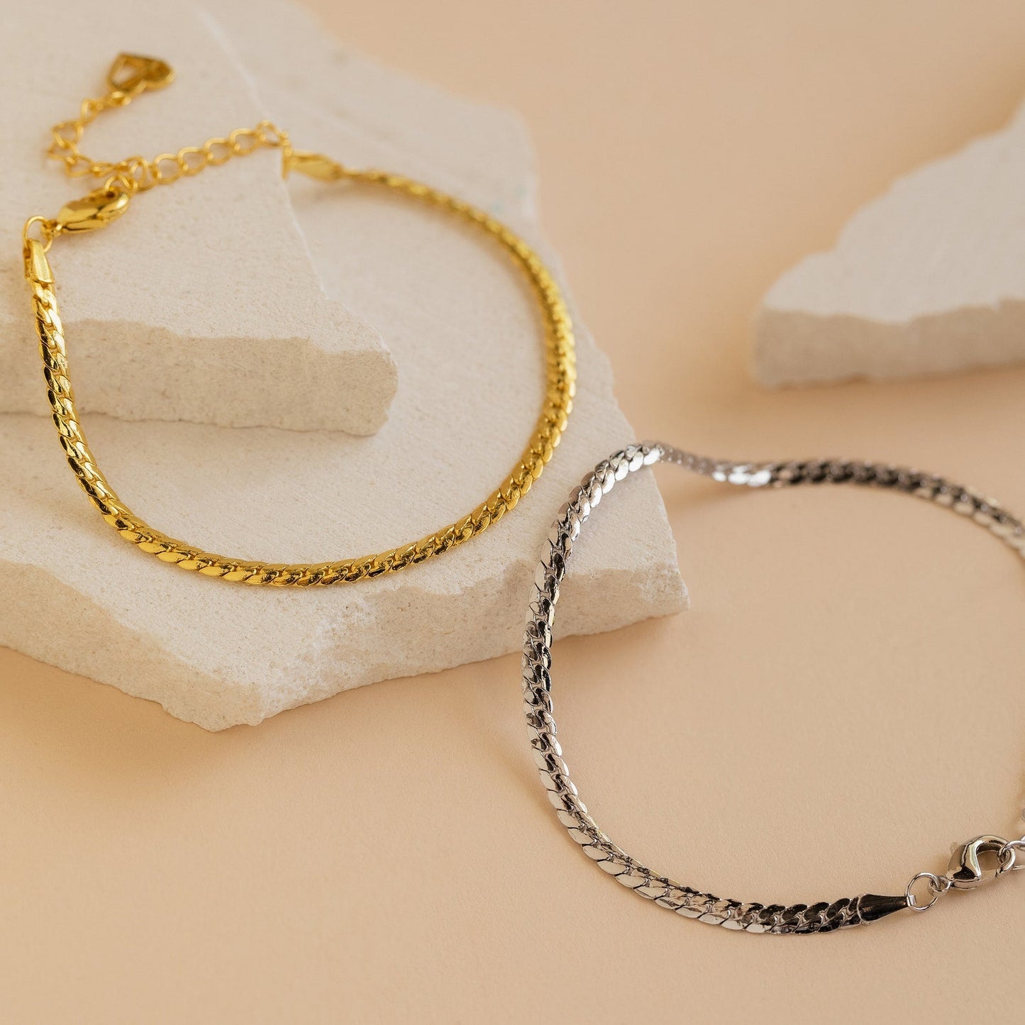 Versatile Sophistication: Snake Chain Bracelet