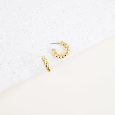 Remi Twist Hoops 18K Gold With White Background