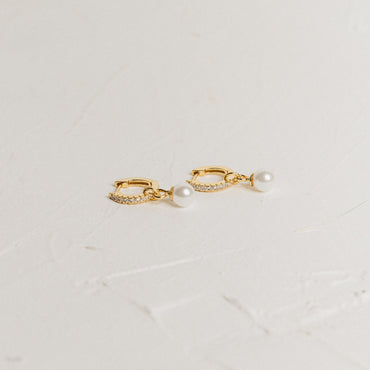 Mae Huggies with white Background