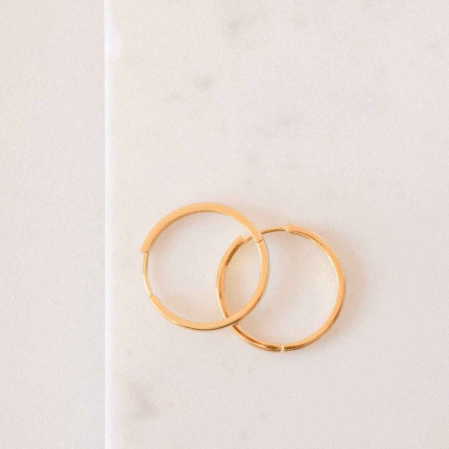 City Chic Essentials: Classic Midi Hoops