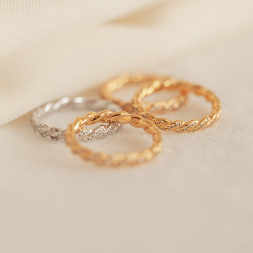 Twist Diamond Ring 18K Gold