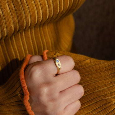Mixed Birthstone Signet Ring: Timeless Elegance
