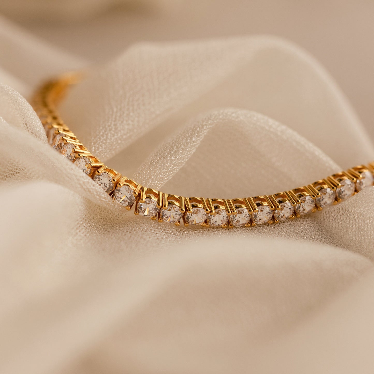Bold Diamond Tennis Bracelet: A Timeless Statement of Elegance