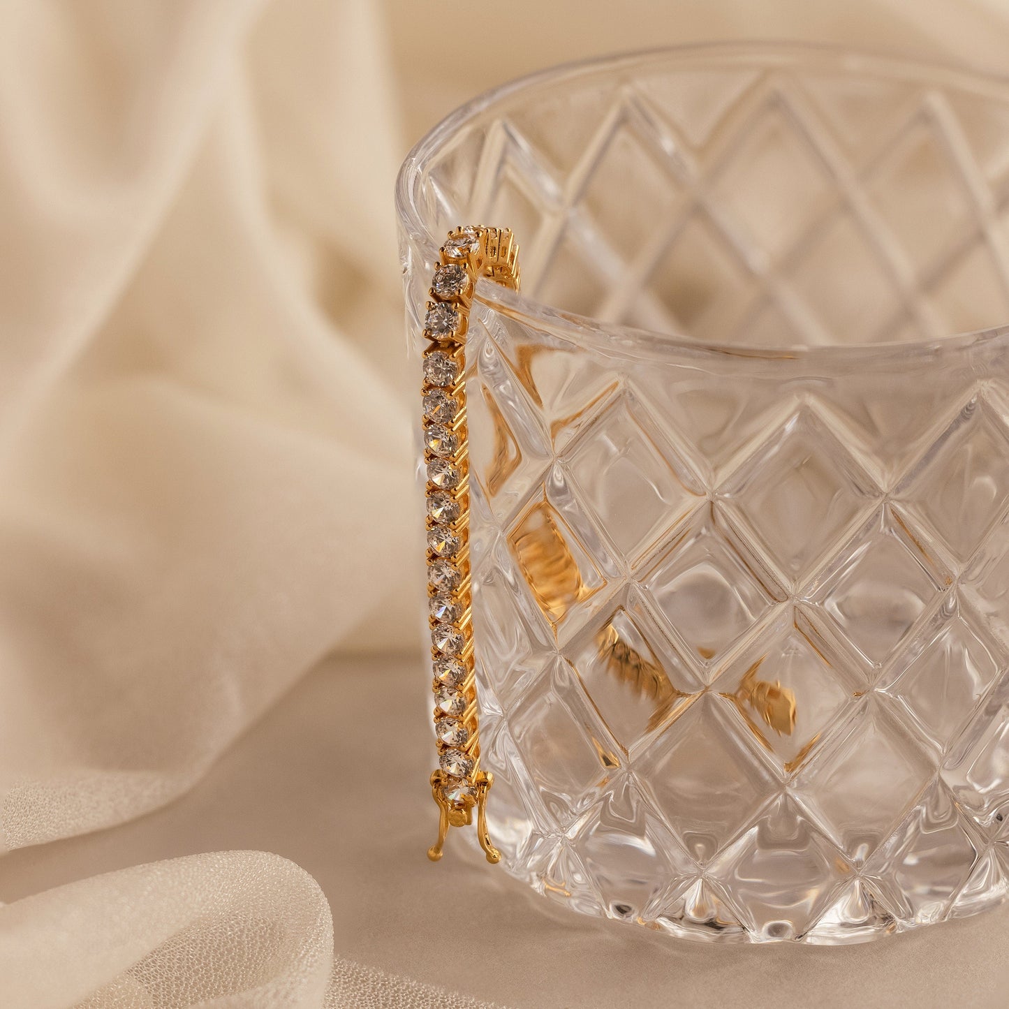 Bold Diamond Tennis Bracelet: A Timeless Statement of Elegance