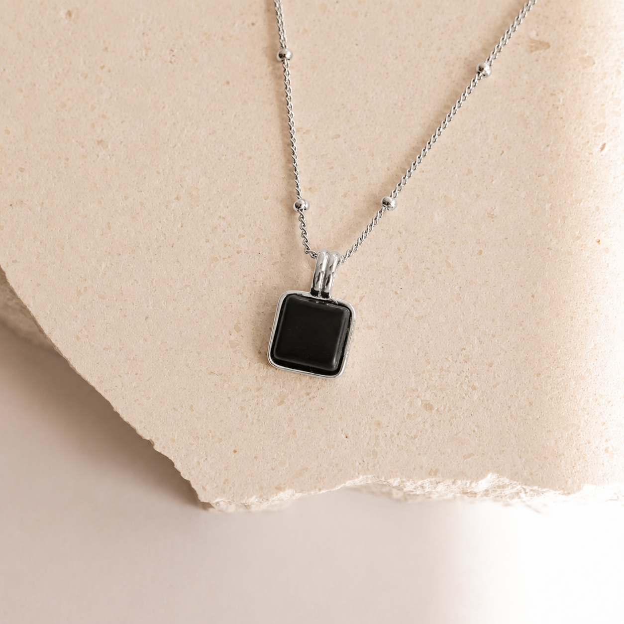 Waverly Black Necklace