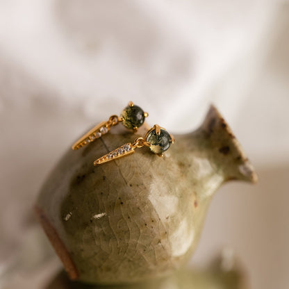 Daring Elegance: Agate Diamond Drop Earrings