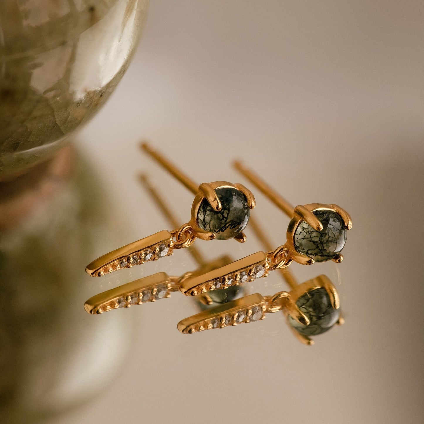 Daring Elegance: Agate Diamond Drop Earrings 18K Gold