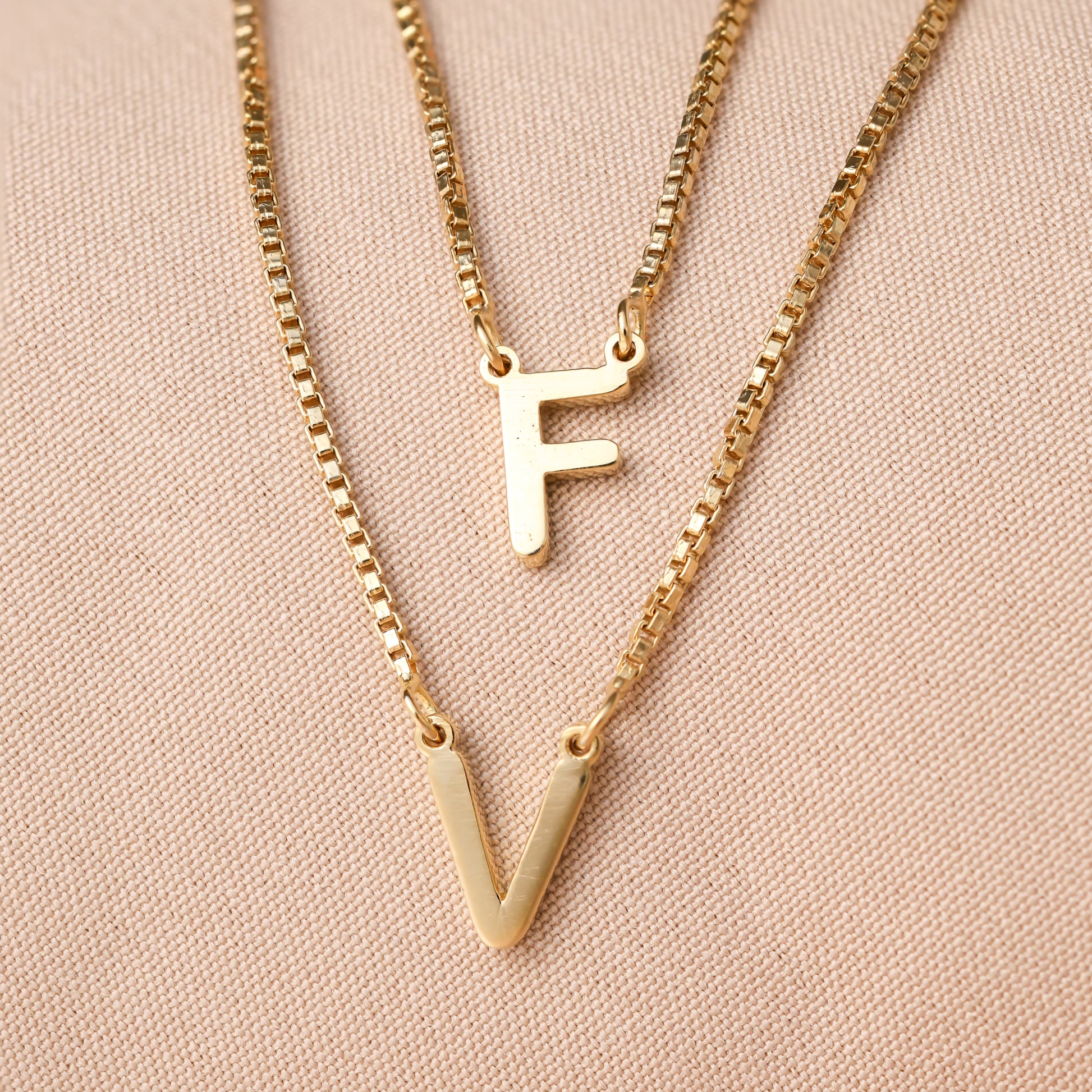 Double letter necklace 