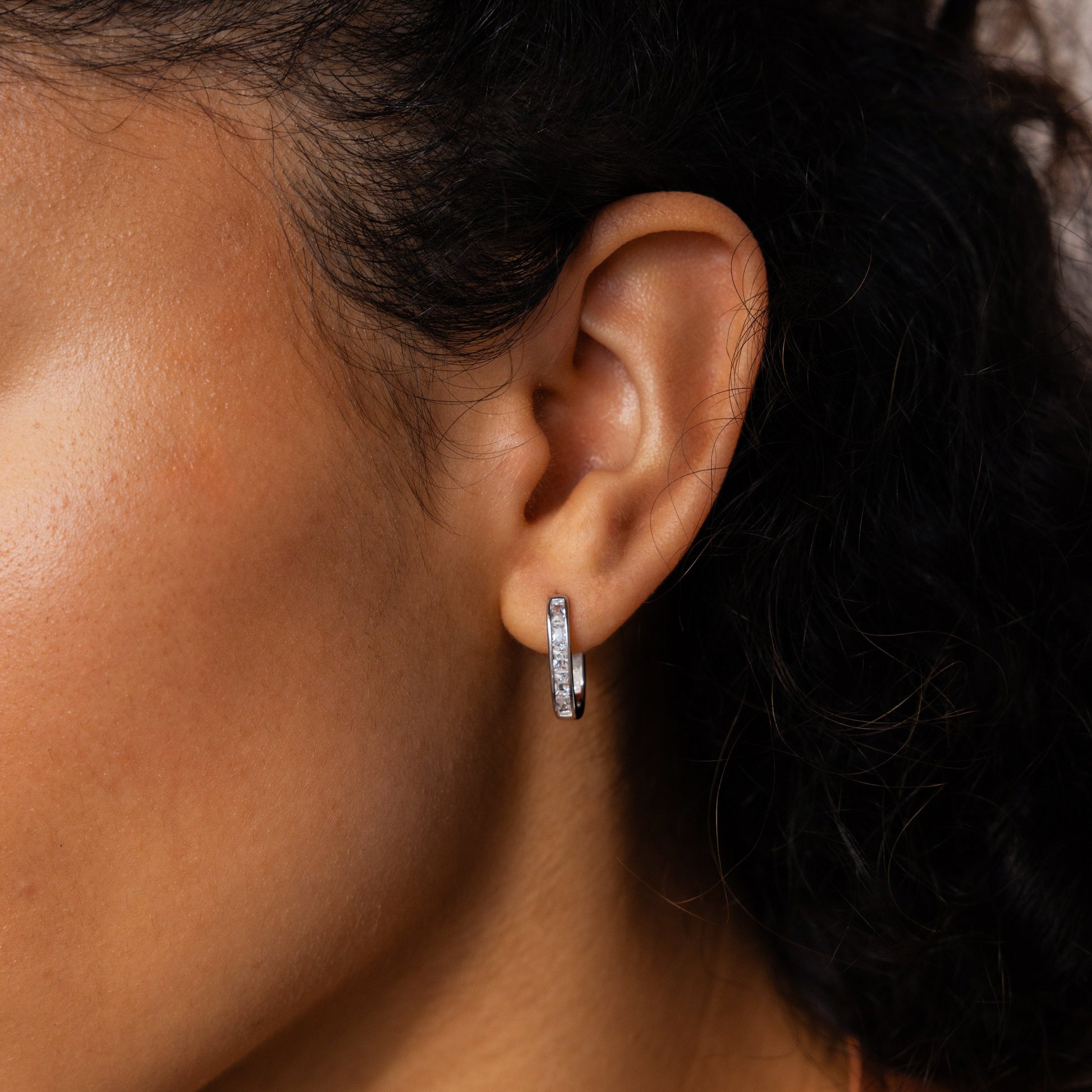 Baguette_Link_Hoop_Earrings_silver_side_view
