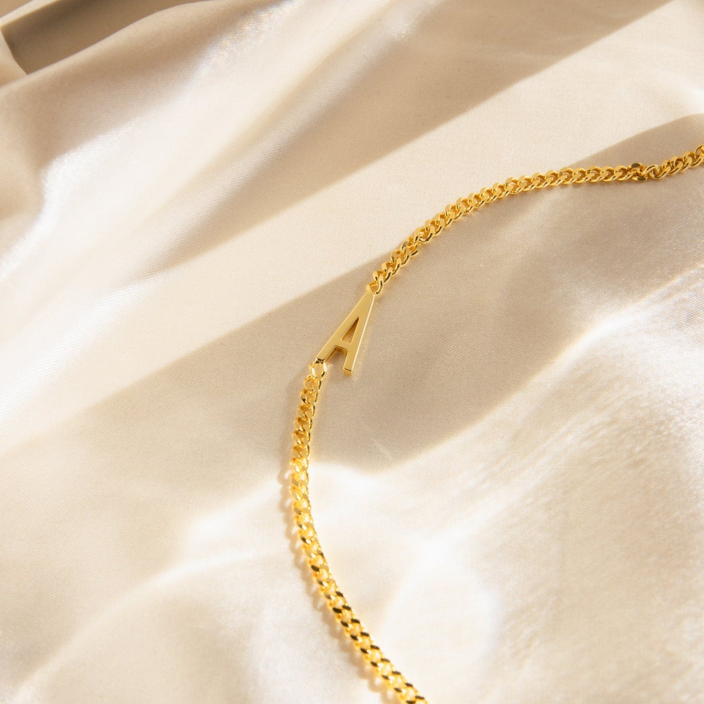 Curb_Chain_Letter_Bracelet_view