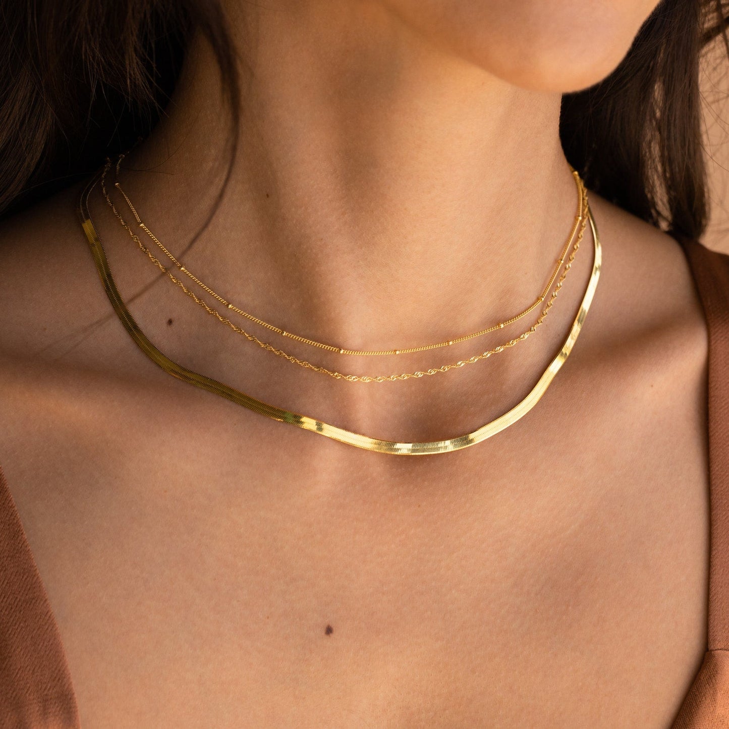 Essential_Necklace_Chains_side_view