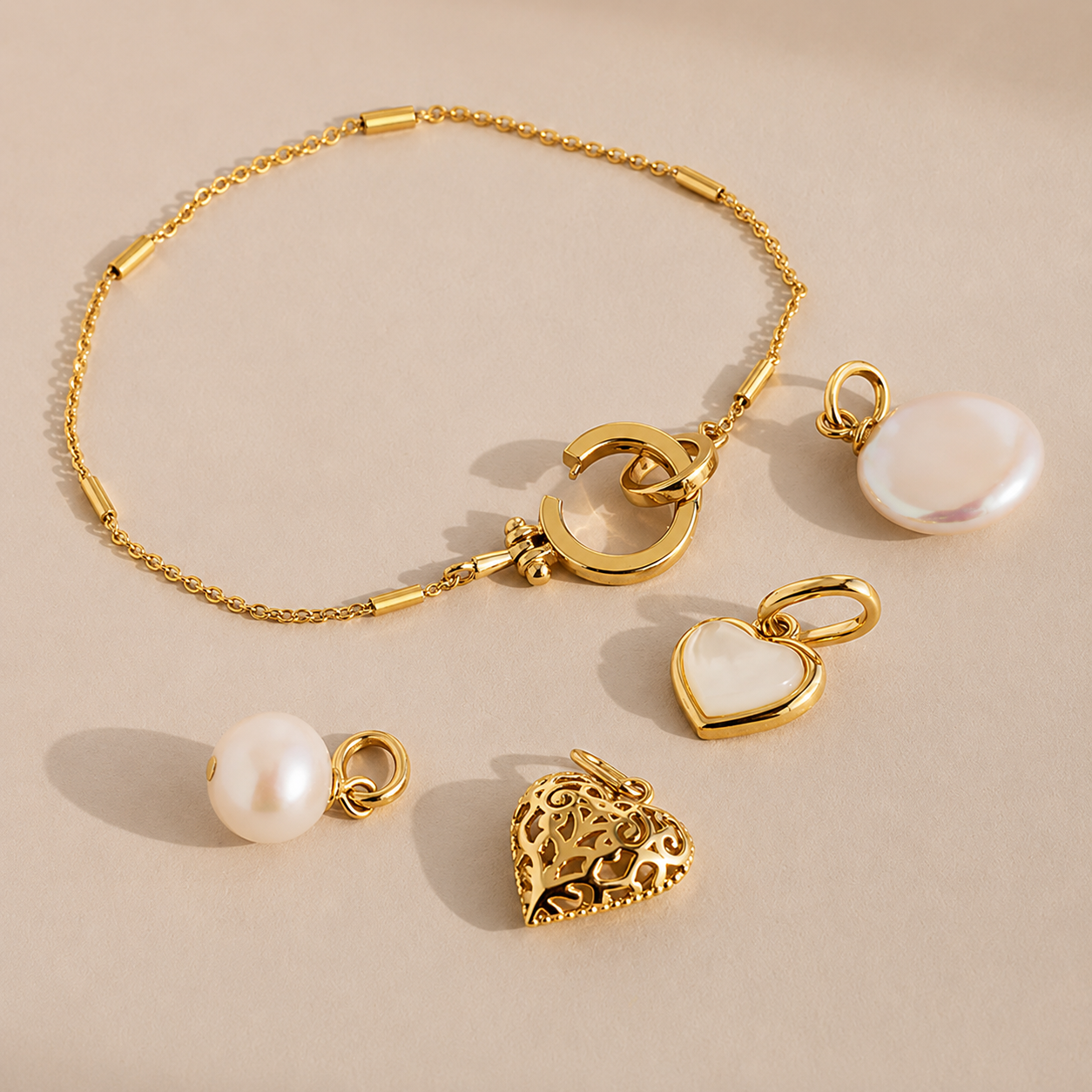 Hinged Circle Pendant Bracelet
