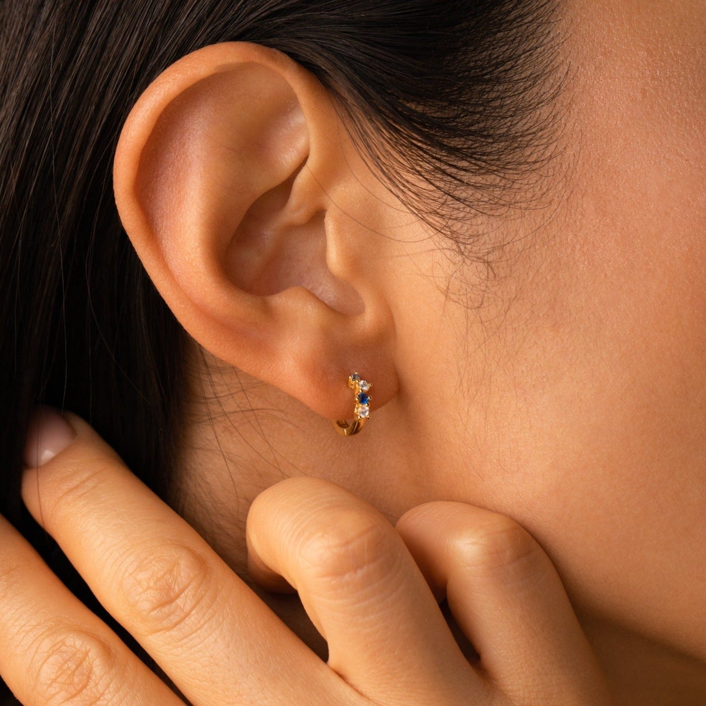 Chic Simplicity: Minimalistic Huggie Hoop Earrings