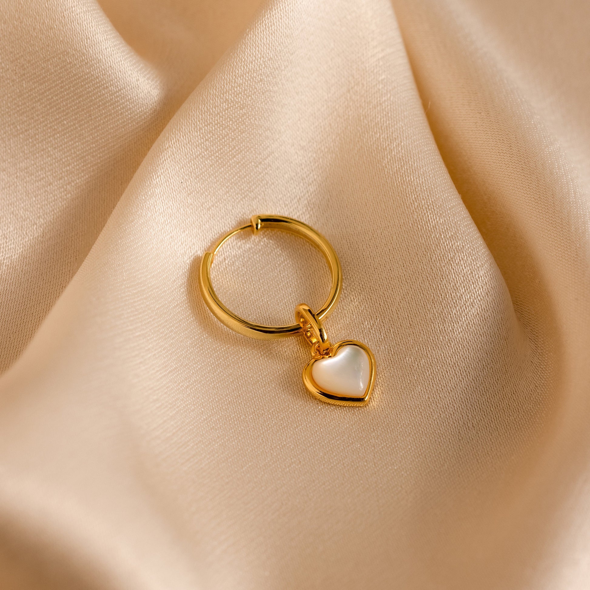 Mother_of_Pearl_Heart_Charm_ring_view