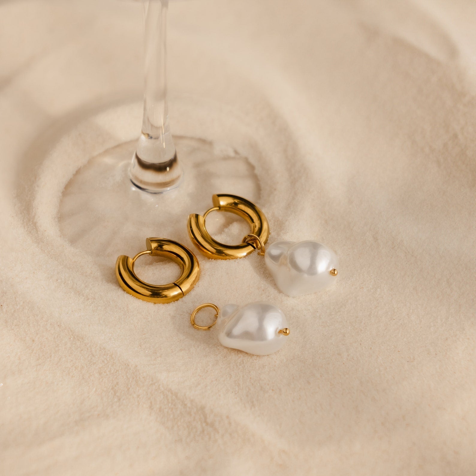 Baroque_Pearl_Drop_Hoop_Earrings-18k_gold