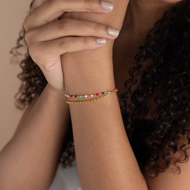 Rainbow_Beaded_Bracelet_In_hand