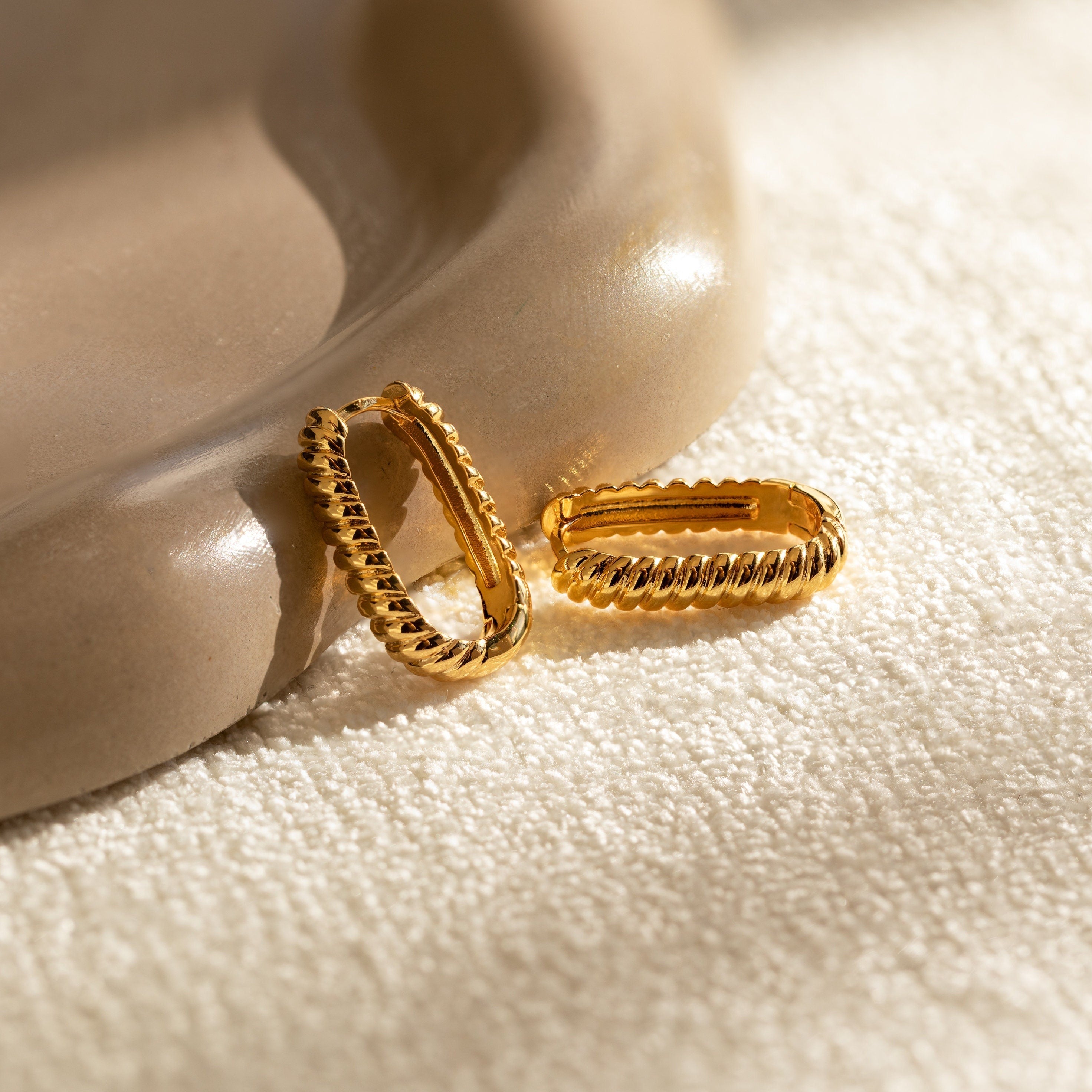 Twisted_Link_Hoops_18K_Gold