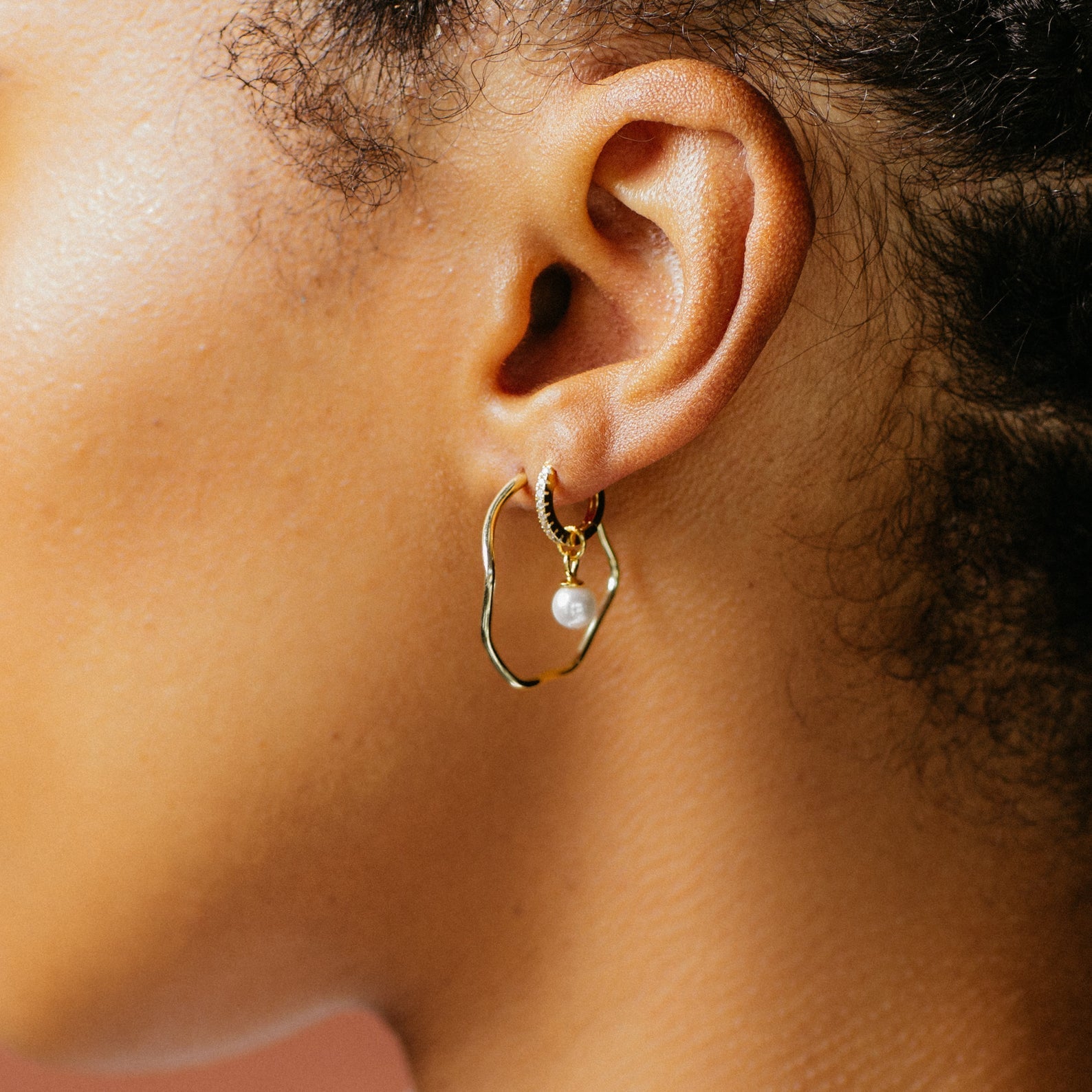 Wavy Hoops