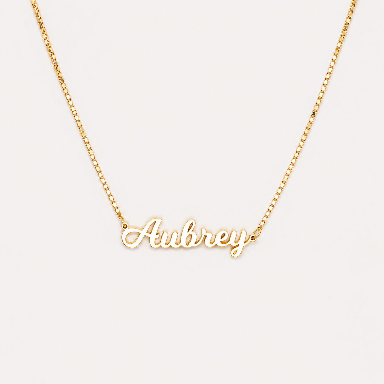 Mellow Name Necklace in Box Chain