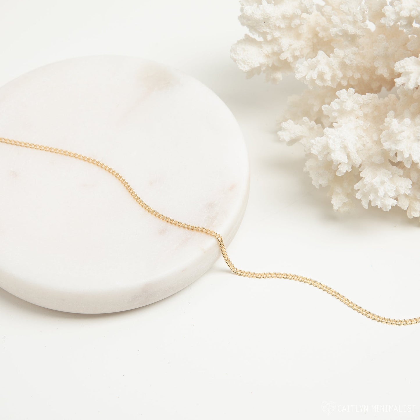 Elevate Your Style with the Curb Chain Necklace