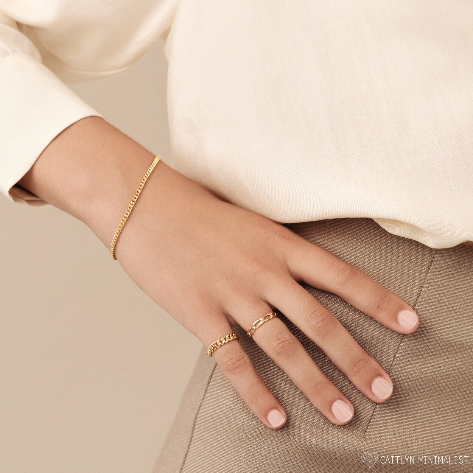 Bold Elegance: Curb Chain Bracelet