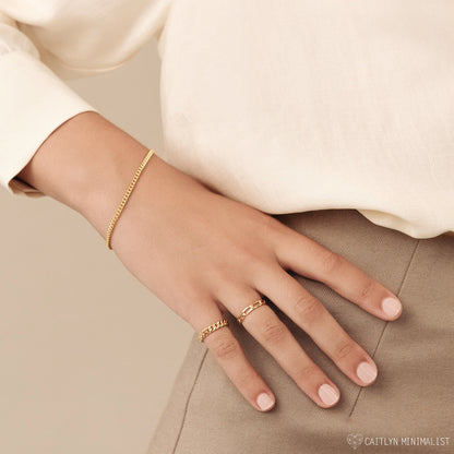 Bold Elegance: Curb Chain Bracelet