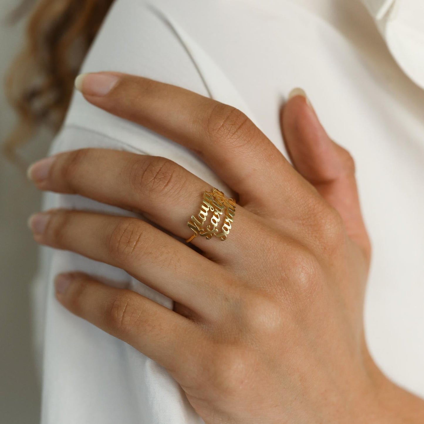 Celebrate Your Closest Bonds with the London Multiple Name Ring Sterling Silver