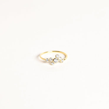 Sparkling Sophistication: Cluster Birthstone Ring 18K Gold
