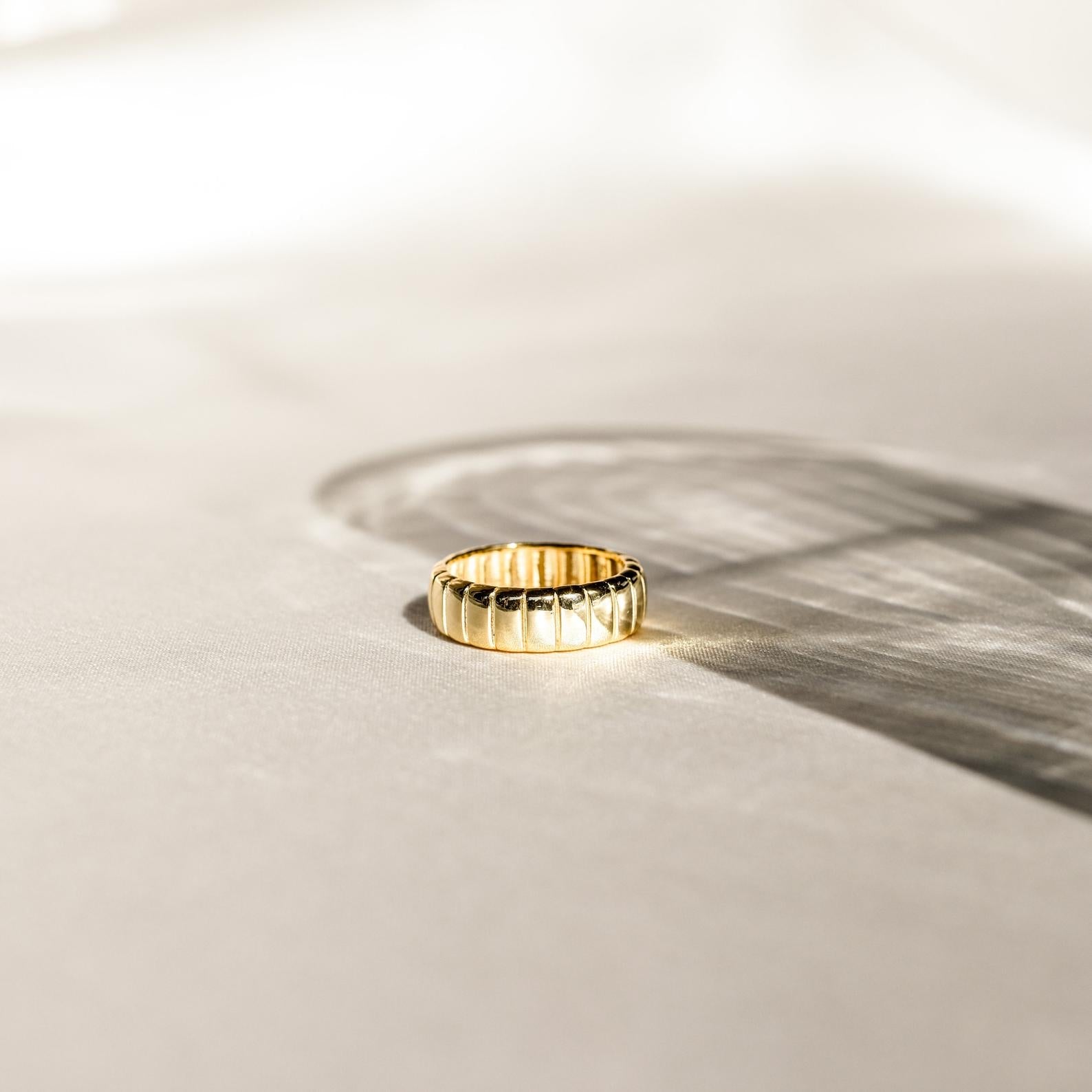 Effortless Elegance: Audrey Simple Statement Ring