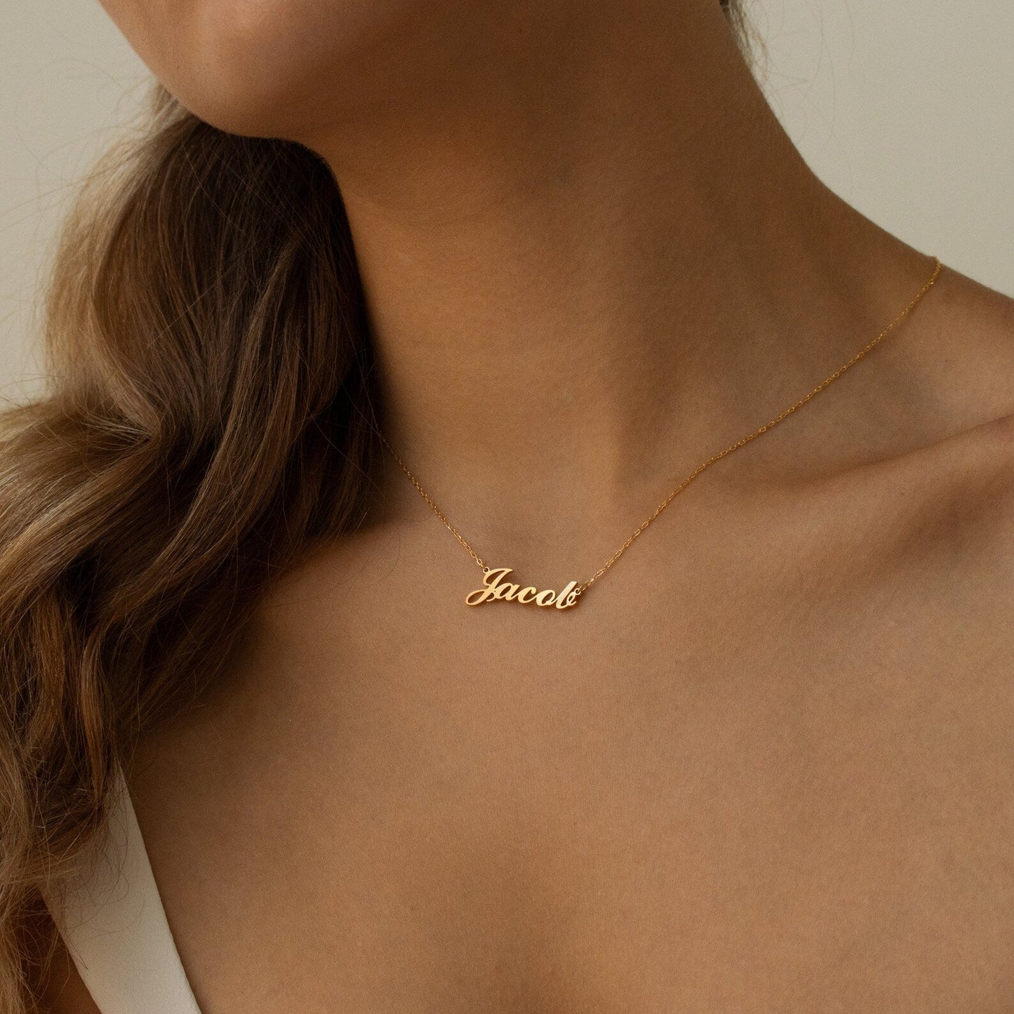 Channel Your Inner Fashion Icon: Carrie Name Necklac