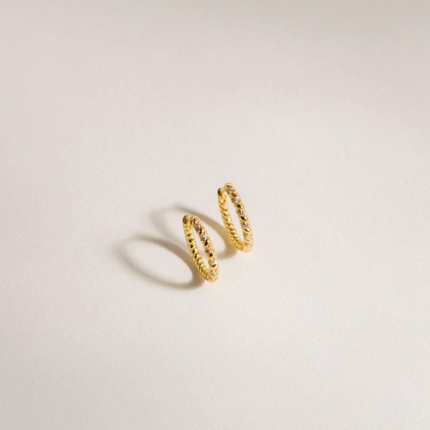 Radiant Revival: Twisted Diamond Hoop Earrings 18K Gold