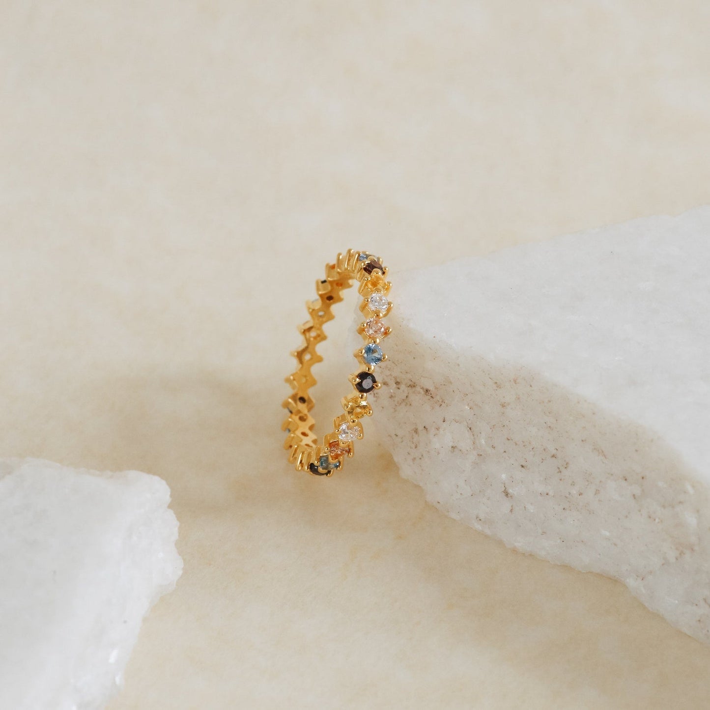 Infinite Radiance: The Rainbow Crystal Ring