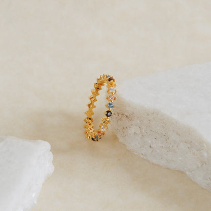 Infinite Radiance: The Rainbow Crystal Ring